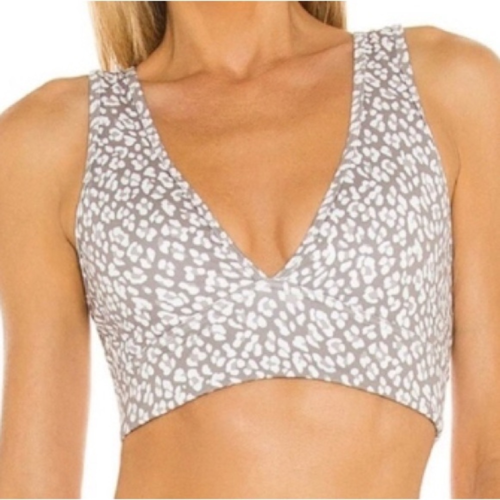 Varley Women’s XS The Watson bra sage cheetah v neck moisture wicking NWT